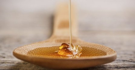 Ovih osam stvari će vam se desiti ukoliko svaki dan budete jeli JEDNU kašiku meda!