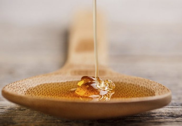 Ovih osam stvari će vam se desiti ukoliko svaki dan budete jeli JEDNU kašiku meda!