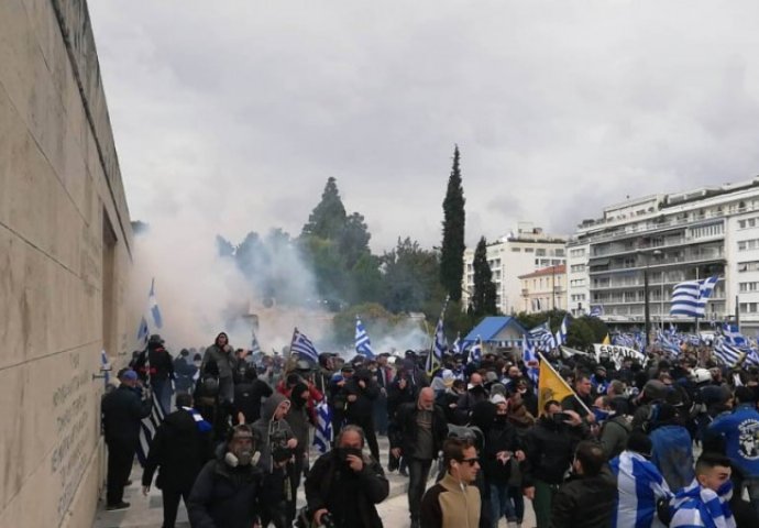 Neredi na protestima u Atini protiv sporazuma sa Makedonijom