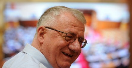 ISPLIVALE FOTOGRAFIJE NJIHOVOG SUSRETA: Ovo je prava istina, evo kako je zapravo Putin reagovao kad se Šešelj u Hramu iznenada pojavio ispred njega! (FOTO)