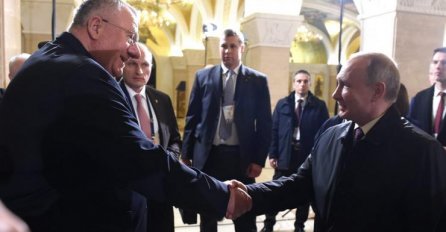 ŠEŠELJ OBJAVIO SLIKE S PUTINOM, LJUDI PLAČU OD SMIJEHA: "Sišao sam do trafike, ugledam Putina i kupim mu..."