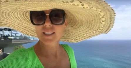 LEPU BRENU USLIKALI U BIKINIJU NA BALIJU: Mislila je da je niko ne vidi, pa se opustila, ZAR OVAKO IZGLEDA? (FOTO)