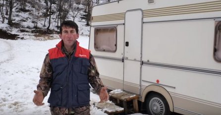 GAZDA IZ BIH NAPRAVIO RADNIKU KUĆU: "Kada sam vidio kako odlično obavlja posao odlučio sam da za njega izgradim kuću sa svim uređajima" (VIDEO)