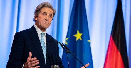Kerry poručio Trumpu: Podnesite ostavku