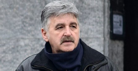 ZAUSTAVILI SU BOSANCA I PITALI GA ŠTA MISLI O KARLEUŠINIM SLIKAMA: Kad Jelena čuje šta je rekao, POLUDJET ĆE! (FOTO)