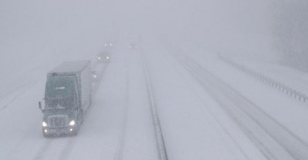 STIŽE DO SAD NEVIĐENI UŽAS, IZDATO UPOZORENJE ZA CIJELU ZEMLJU, U OVIM DIJELOVIMA ĆE BITI NAJKRITIČNIJE: Pripremite se na KATASTROFU!