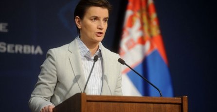 SMIJENILI ANU BRNABIĆ U PROGRAMU UŽIVO, PJEVAČICA POSTAVLJENA NA NJENO MJESTO: Njene hitove svi znate, a sad je PROGLAŠENA ZA PREMIJERKU SRBIJE!
