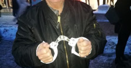 ŠTA SE DOGAĐA, NA STOTINE BANJALUČANA SA LISICAMA NA RUKAMA: Dodik ne vjeruje šta se događa, POGLEDAJTE VIDEO!  