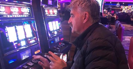 BOSANCA USLIKALI U KAZINU U LAS VEGASU: Mislio je da ga niko tu neće vidjeti, A ONDA SE BACIO NA POSAO! (VIDEO)