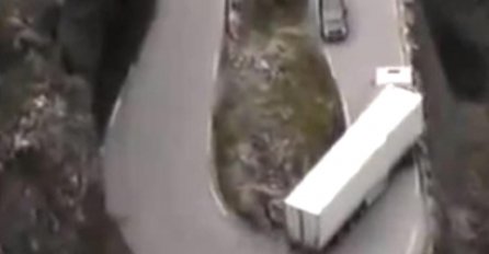 SVI KAŽU DA JE OVAJ SNIMAK LAŽAN, A VOZAČI BJESNE: Ono što je ovaj šofer vidio u vama će izazvati JEZU! (VIDEO)