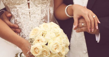 MLADA DOŽIVJELA HOROR NA SVADBI: Mladoženja zamolio goste da okrenu tanjire, a kad je 8 muškaraca ustalo, isplivala je STRAVIČNA ISTINA O NJOJ!