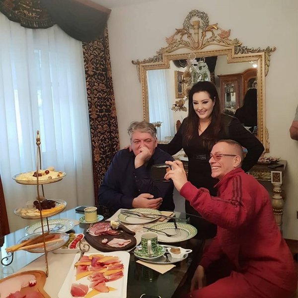 50083401-397470957462641-6837493793683540422-n