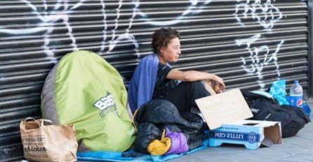 HRVATSKA NOVINARKA SE PRERUŠILA U PROSJAKINJU I ČEKALA: Odgovor jedne bake ju je rasplakao, a za srce ujela ČASNA SESTRA!