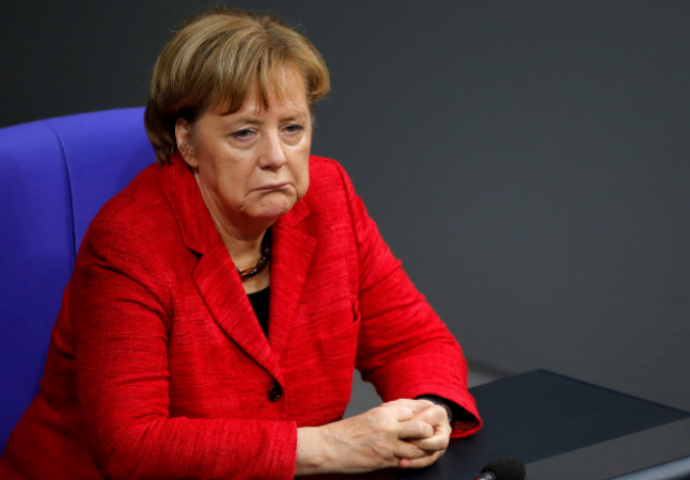 Merkel najavila da će ugasiti svoj profil na Facebook