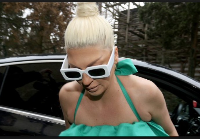 PRVI PUT NAKON SKANDALA NASTUPILA U BEČU: Jelena Karleuša se totalno razgolitila, svi se ZAPREPASTILI kad se pojavila OVAKA! SVE ISPALO (VIDEO)