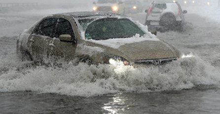ZASTRAŠUJUĆE UPOZORENJE, PRIJETE VELIKE POPLAVE: Rijeke nabujale, moguće i evakuacije! STRAHUJE SE OD NAJGOREG (VIDEO)