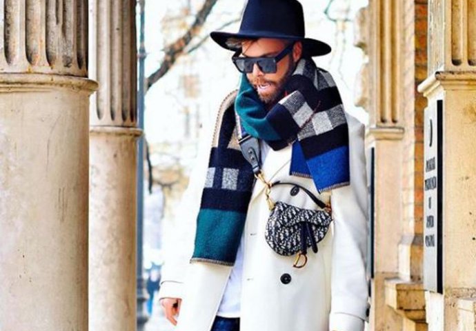 ZNA ZA LUKSUZ: Modni mačak se počastio torbicom od 2.950 američkih dolara (FOTO)