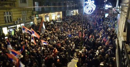 Nastavljaju se protesti u Beogradu: Mi smo uz narod, ne uz sadašnje i buduće lopove