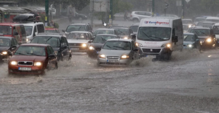 Dramatična situacija u glavnom gradu BiH: Vodostaj rijeka sve viši, ceste pod vodom! (FOTO)