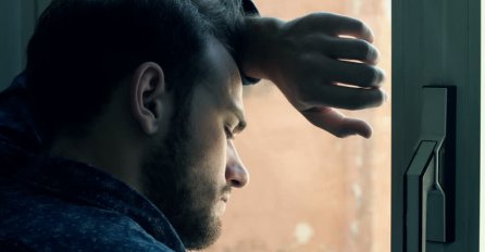 "Već danima mojoj supruzi podmećem dokaze da je varam. Karmin na košulji, duge ženske dlake na kaputu..."