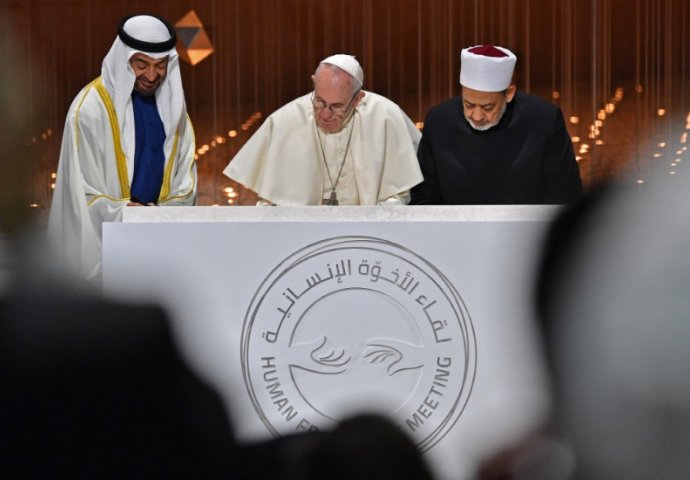 Papa Franjo i veliki imam al-Tajeb potpisali historijsku deklaraciju bratstva