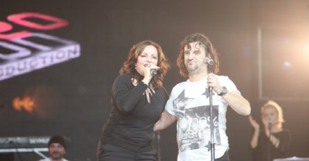 ACA LUKAS POSLAO PORUKU ANI BEKUTI, A ONDA ONA OBJAVILA DA SVI VIDE ŠTA JOJ JE NAPISAO: "Kako te samo nije stid?" (FOTO)