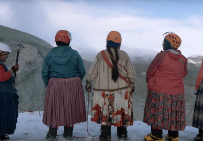 SVI SE PITAJU KAKO IM JE OVO USPJELO: Pet Bolivijki u tradicionalnoj odjeći uspelo se na najviši južnoamerički vrh Aconcagua