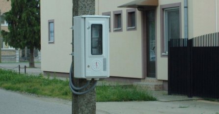 Pucali u 22 brojila za potrošnju električne energije na stubovima