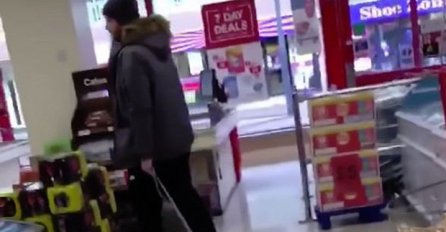 OTAC SMIRIO NEPOSLUŠNOG SINA U PRODAVNICI: Svi su se zgrozili kada su vidjeli na koji način 