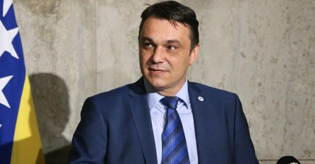 Sadik Ahmetović osuđen na 6 mjeseci zatvora zbog zloupotrebe položaja