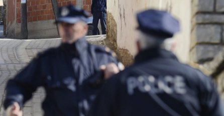 KRVAVA PUCNJAVA USRED DANA: Muškarac ranjen u noge i glavu, policija traga za počiniocima