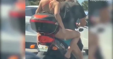 PAR JE STAO NA SEMAFORU, A KAD SU VIDJELI ŠTA DJEVOKA RADI, DOŠLO IM JE MUKA: Ovo još niste vidjeli (VIDEO)