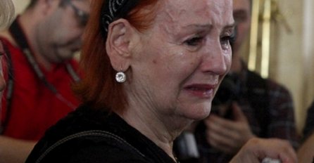 VELIKA TUGA U DOMU  LEPE LUKIĆ: Čuvenoj pjevačici saopštene LOŠE VIJESTI, fanovi u šoku