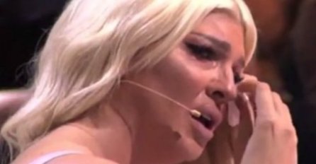 NOVI ŠOK NA SNIMANJU "ZVEZDA GRANDA": Spomenuli golotinju, a evo kako je Jelena reagovala, NIJE MOGLA IZDRŽATI