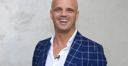 KAKVU ŽENU BOBAN RAJOVIĆ IMA: Pogledajte kako izgleda supruga popularnog pjevača, ostaviće vas bez daha