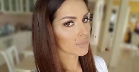 STARIJI SIN SEKE ALEKSIĆ U  RINGU, NA RUKE STAVIO BOKSERSKE RUKAVICE I UDARA NAJJAČE ŠTO MOŽE: Pored njega dvije gromade, POGLEDAJTE KAKO IZGLEDA (VIDEO)