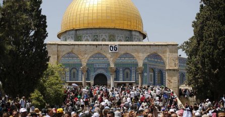 Izraelska policija zatvorila sve ulaze u Al-Aksu