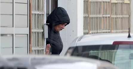 Pogledajte kako Jasmininu sestru odvode u pritvor