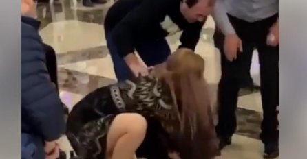 SVATOVI U POTPUNOM ŠOKU, ŽENE SE POTUKLE ZBOG BIDERMAJERA: Čupale kosu, sijevale pesnice, svatovi NAVIJALI (VIDEO)! 