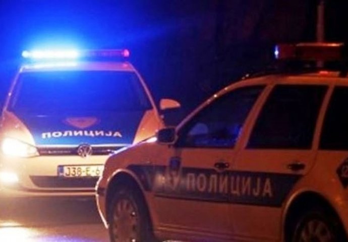Jedna osoba poginula, a četiri povrijeđene u saobraćajnoj nesreći kod Prijedora