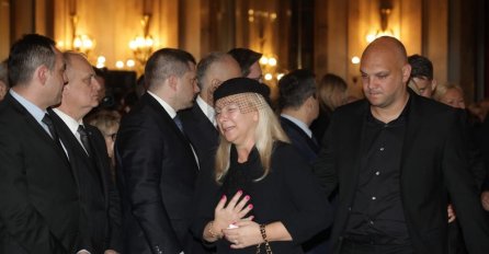 OVO JE POSLJEDNJI APLAUZ KRALJU NARODNE MUZIKE: Prizor koji ćete dugo pamtiti 