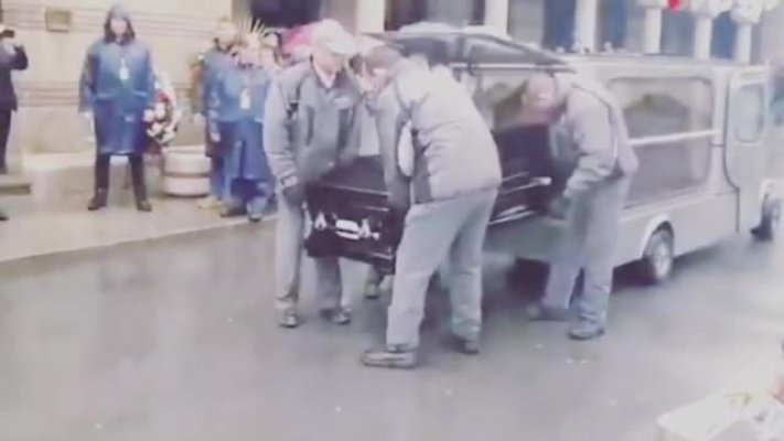 c6ff7e02823d25e488a1-1