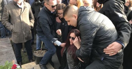 Slomljeni od tuge i bola! POTRESNE SCENE NA SAHRANI MIRSADA: OTAC GA NIJE VIDIO VIŠE OD 20 GODINA, A SADA JE TRAŽIO SAMO OVO