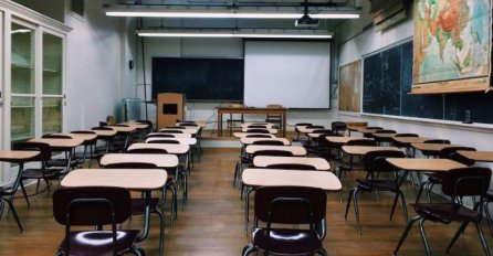 "Dok sam išla u osnovnu, moji nisu imali para za pribor"