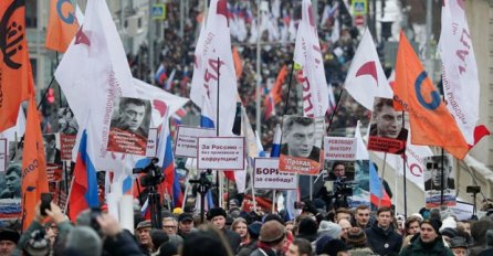 Hiljade Rusa marširalo u spomen ubijenom Putinovom protivniku