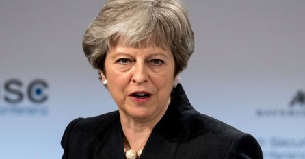 Premijerka Tereza Mej ponovo odložila glasanje o Brexitu