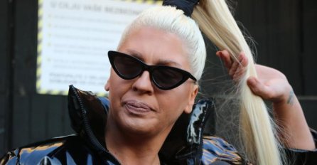 JELENA KARLEUŠA URADILA ZUBE, OBJAVLJENA SLIKA: Pogledajte kako sada izgleda, FANOVI NE MOGU DOĆI SEBI (FOTO)