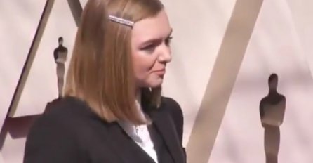 DA LI TREBA JEDNA DJEVOJČICA DA SE OVAKO OBLAČI ?: Ovo nije u skladu s njenim godinama