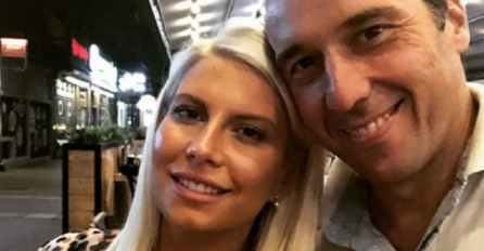 ON OTKRIVA JEZIVE DETALJE IZ DEINE PROŠLOSTI: Autobus joj je OTKINUO RUKU u nesreći, a evo zbog čega joj se sve to desilo! MRAČNE TAJNE