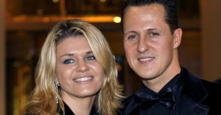 OBJAVLJENE PRVE SLIKE, NEPOKRETAN, SJEDI UMOTAN U BRAON ĆEBE: Evo gdje se trenutno nalazi Michael Schumacher